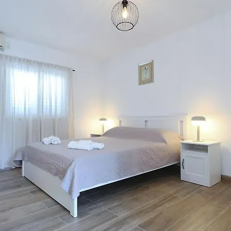 Kraljicina Plaza Apartmán Nin
